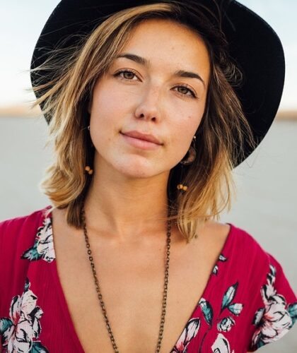 adult-1867618_960_720